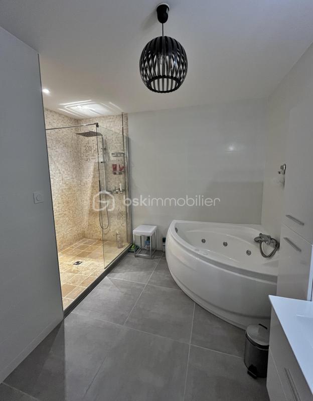 Loft - 109 m² - 5 pièces