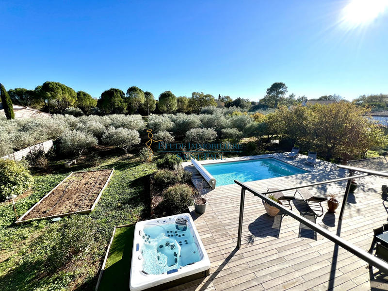 Villa - 200 m² - 7 pièces