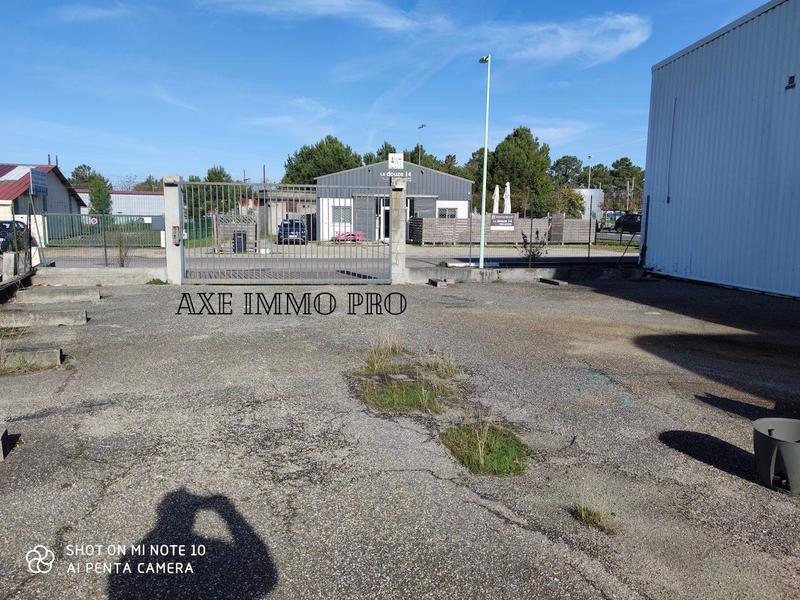 Local commercial - 1 854 m² - 5 pièces