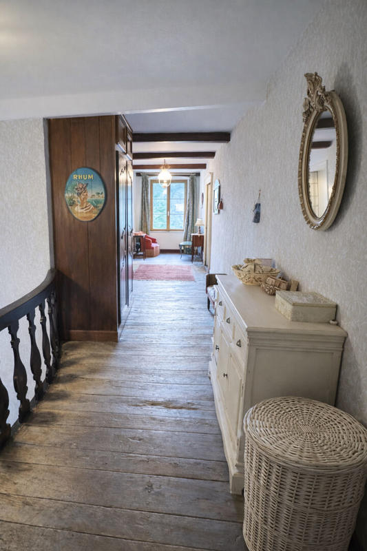 Maison - 373 m² - 9 pièces