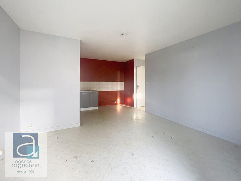 Maison - 213 m² - 9 pièces