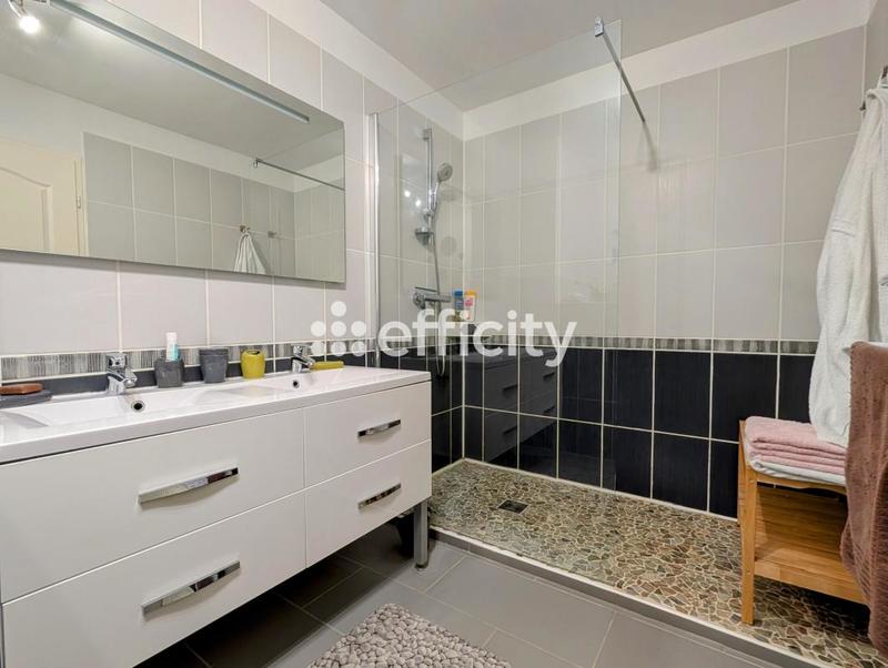 Maison - 175 m² - 8 pièces