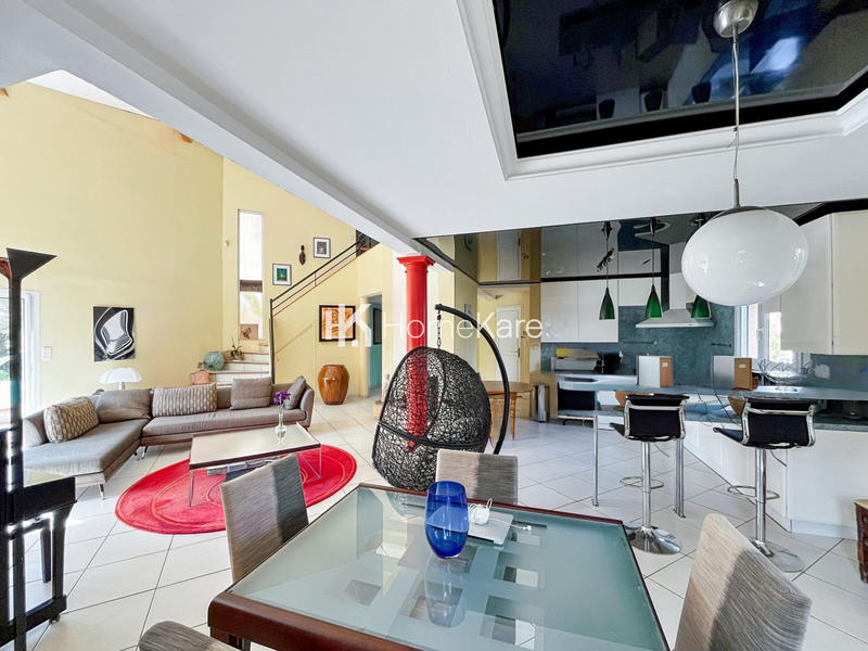 Maison - 200 m² - 6 pièces