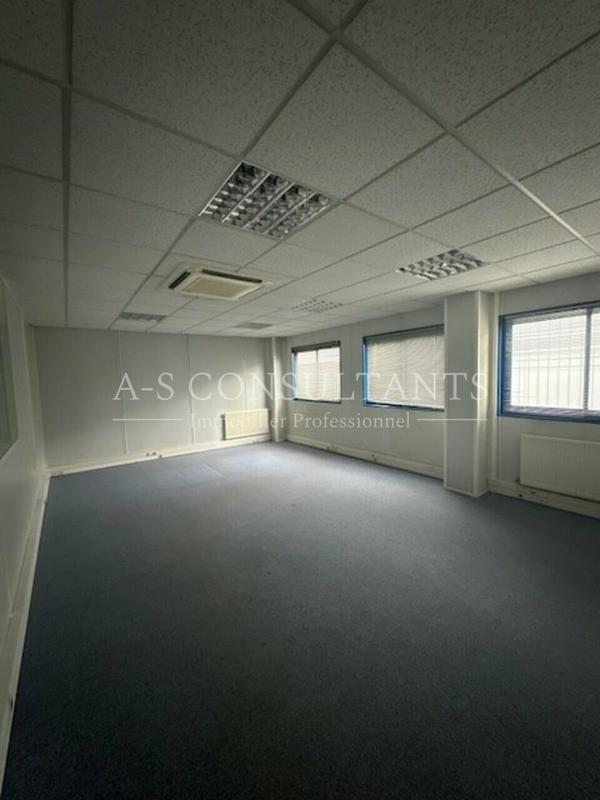 Local d'activité / Entrepôt - 670 m²