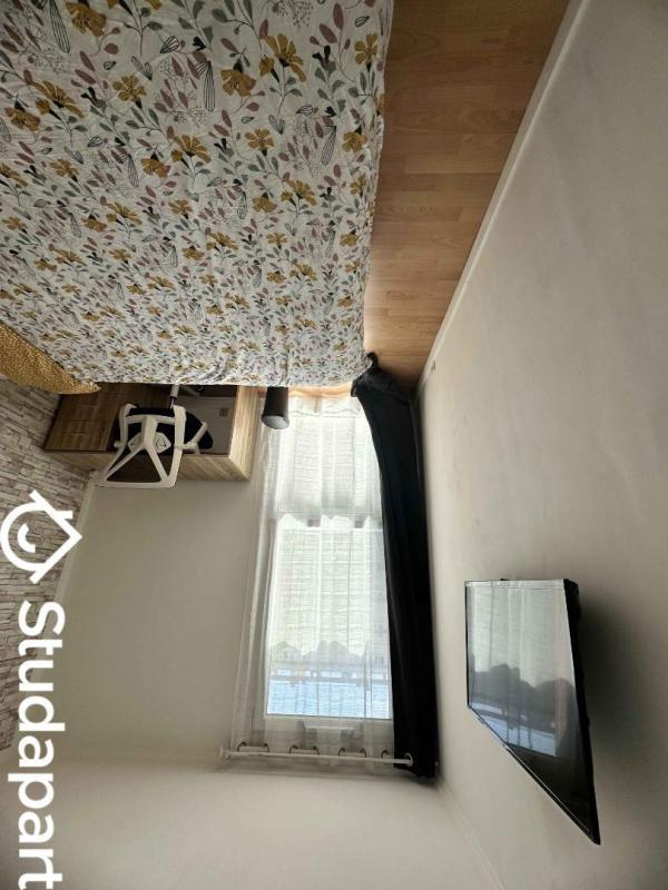 Chambre - 9 m² - 1 pièce