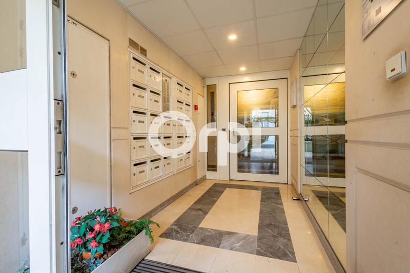 Appartement - 100 m² - 4 pièces