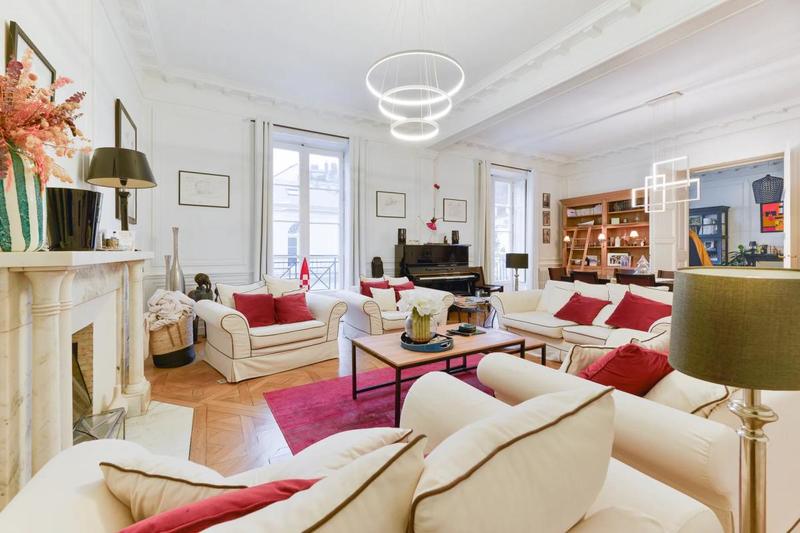 Appartement - 220 m² - 8 pièces