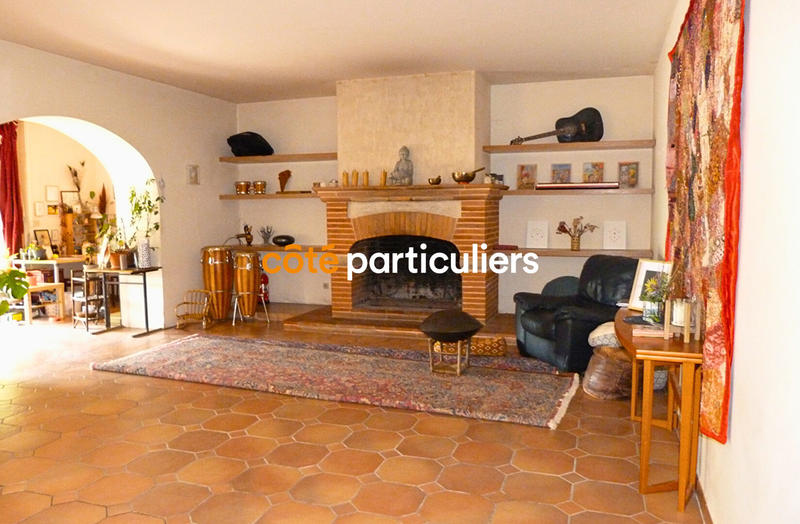 Maison - 384 m² - 8 pièces