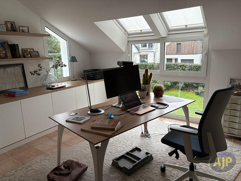 Maison - 260 m² - 10 pièces