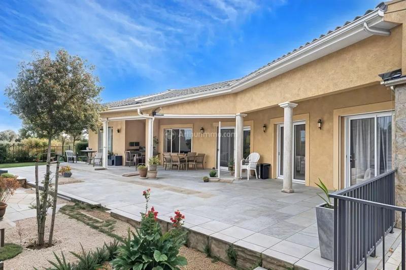 Maison - 167 m² - 6 pièces