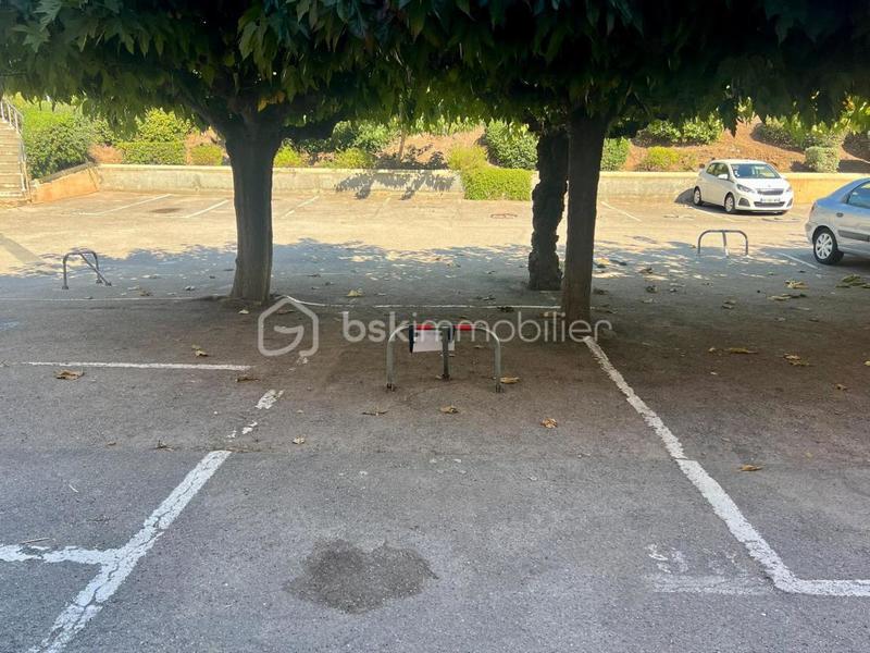 Parking - 12 m²