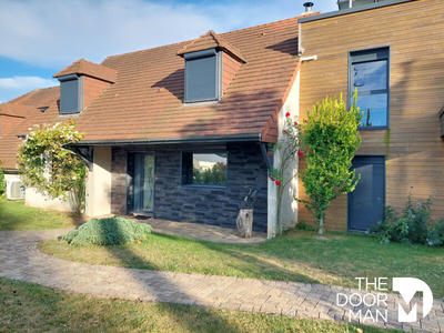 Maison - 330 m² - 11 pièces