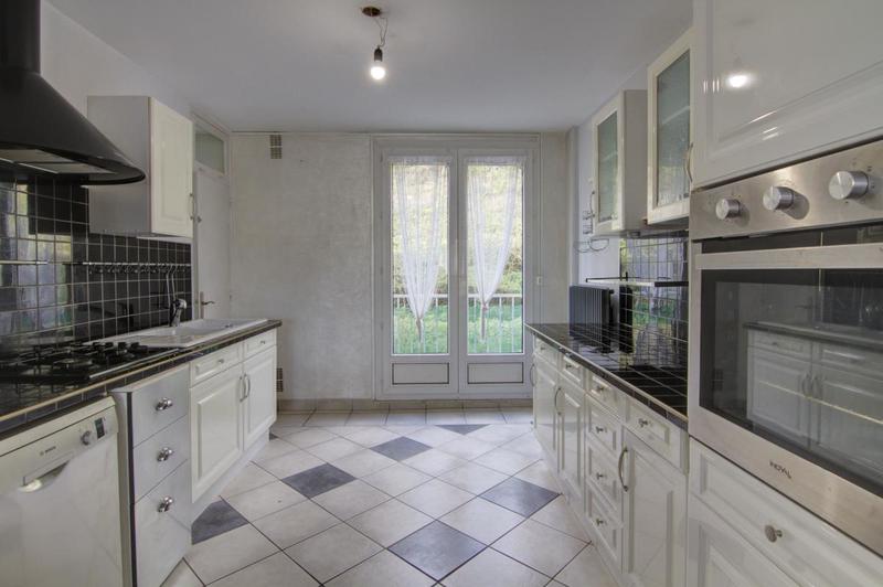 Appartement - 98 m² - 4 pièces