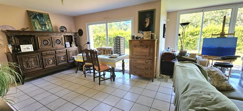 Maison - 202 m² - 9 pièces