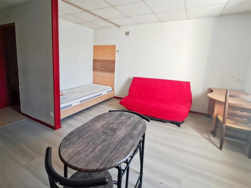 Studio - 304 m² - 8 pièces