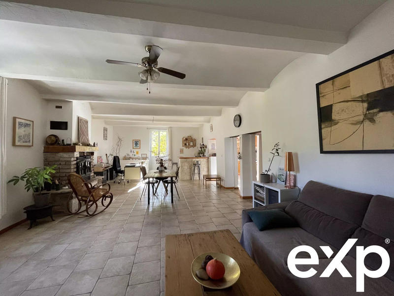 Maison traditionnelle - 195 m² - 8 pièces