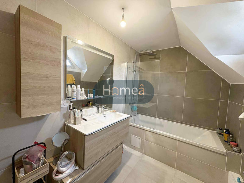 Maison - 104 m² - 4 pièces