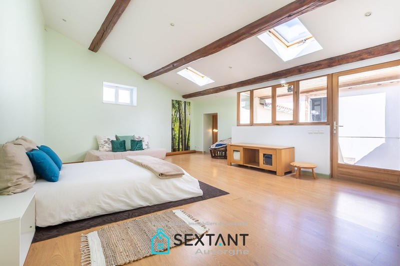 Maison - 200 m² - 6 pièces