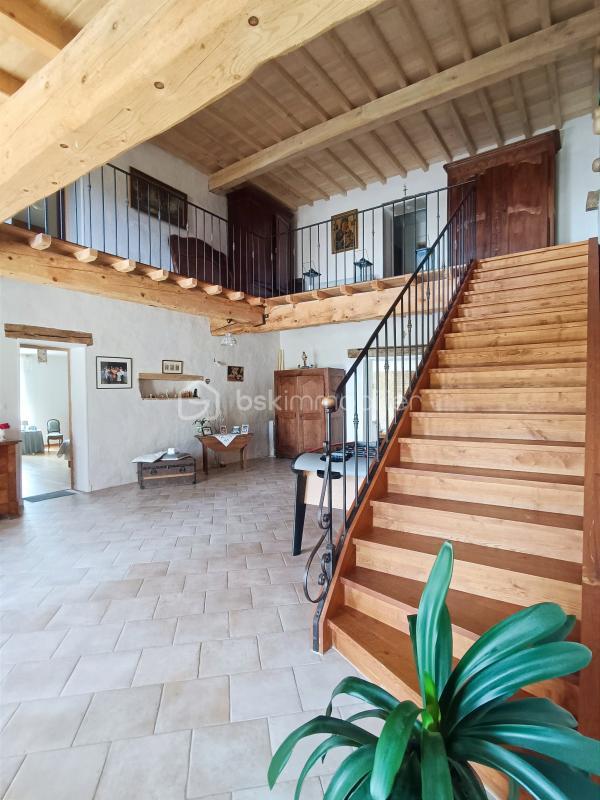 Demeure - 554 m² - 14 pièces