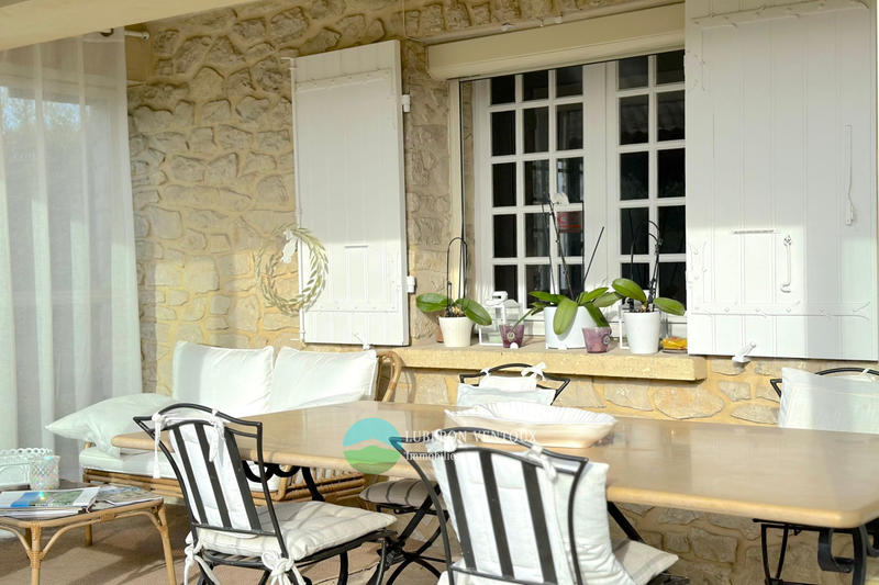 Maison - 255 m² - 9 pièces