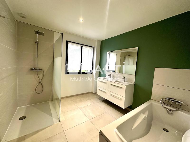 Maison - 201 m² - 9 pièces