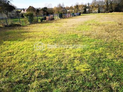 Terrain constructible - 821 m²