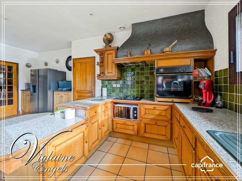 Maison - 217 m² - 7 pièces