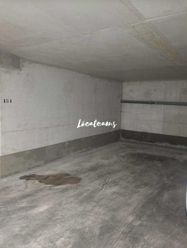 Parking / Garage - 13 m²