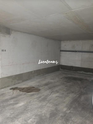 Parking / Garage - 13 m²