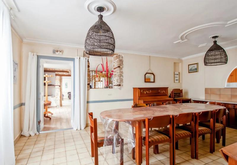 Propriété - 469 m² - 16 pièces