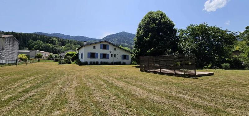 Maison - 212 m² - 9 pièces