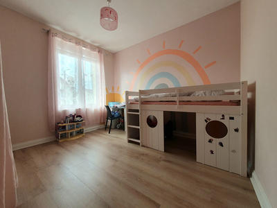 Maison - 99 m² - 5 pièces