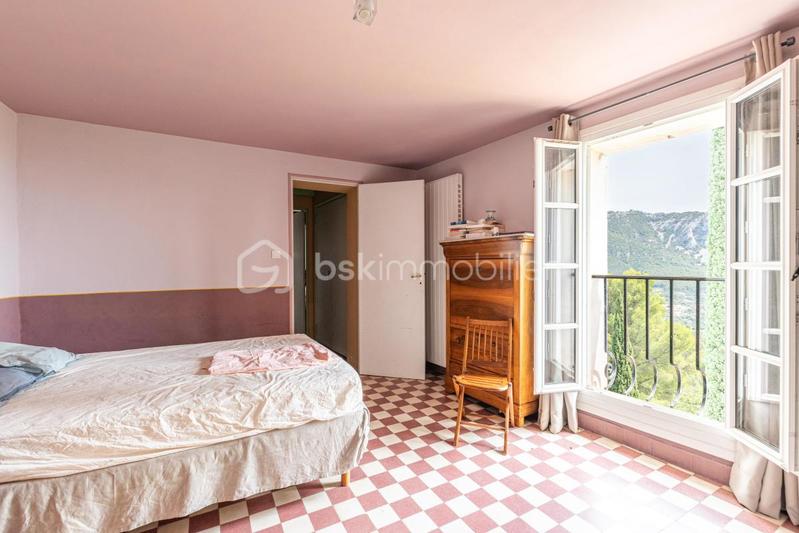 Maison - 265 m² - 10 pièces