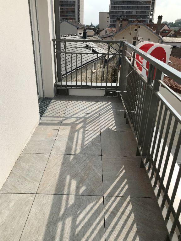 Appartement - 74 m² - 2 pièces