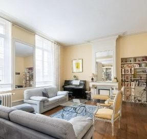 Maison - 374 m² - 10 pièces