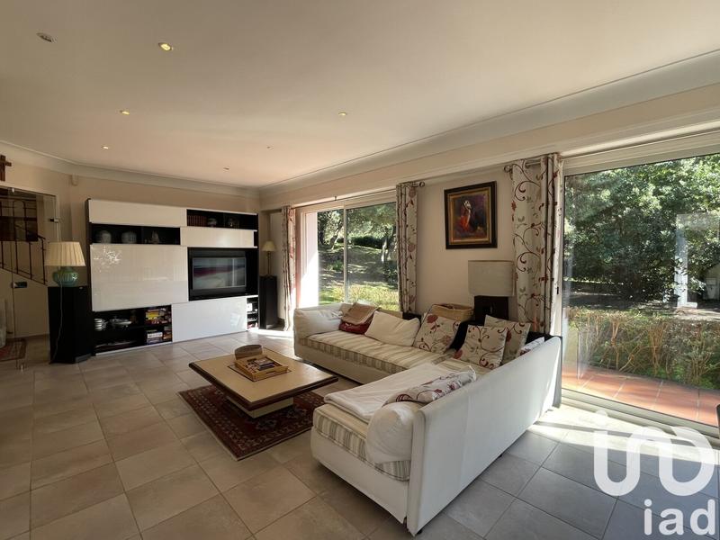 Maison - 290 m² - 12 pièces