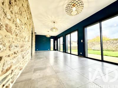 Maison - 225 m² - 10 pièces