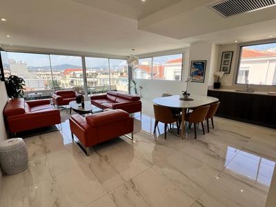 Penthouse - 91 m² - 4 pièces