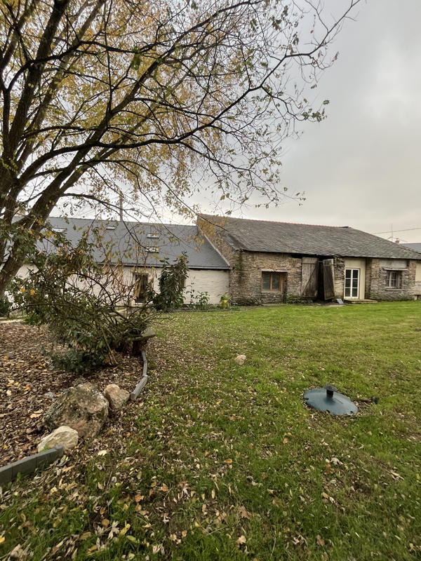 Maison - 1 158 m² - 6 pièces