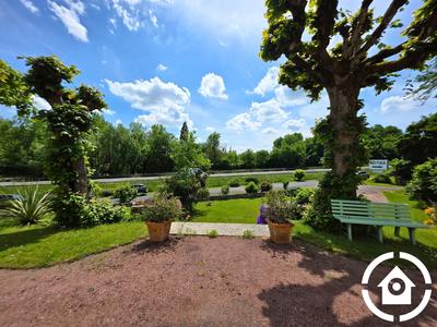 Maison - 292 m² - 8 pièces