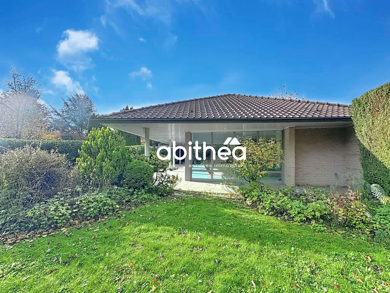 Maison - 368 m² - 9 pièces