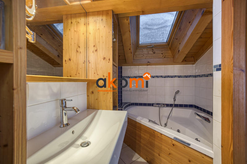 Châlet - 387 m² - 14 pièces