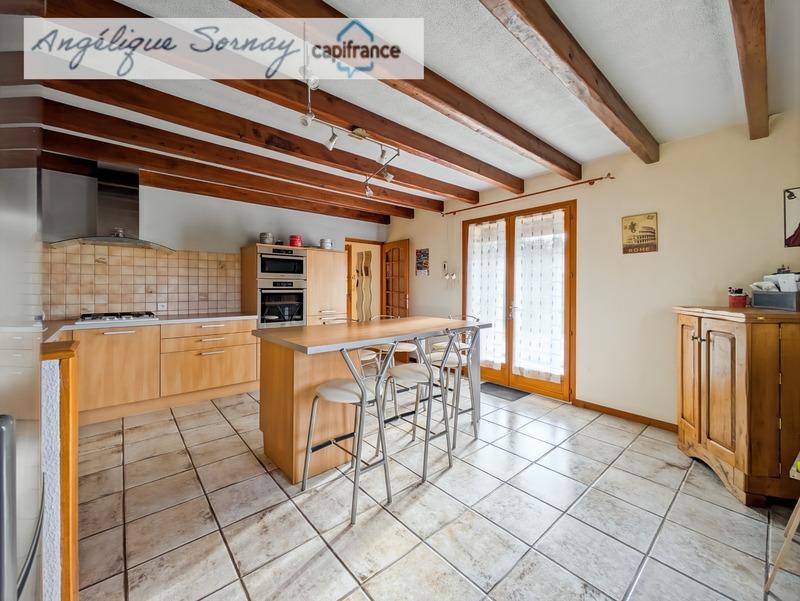 Maison - 210 m² - 8 pièces