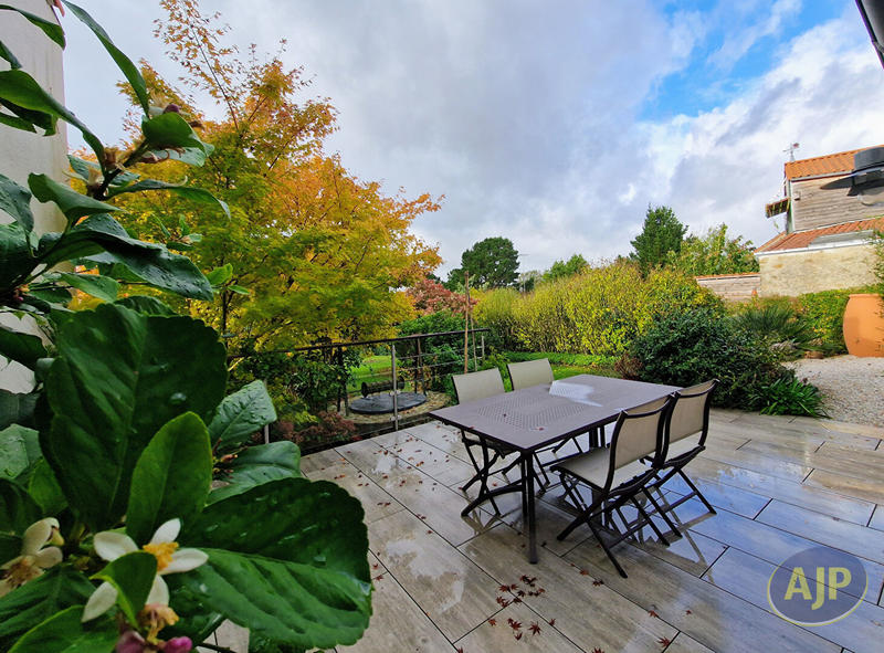 Maison - 180 m² - 7 pièces