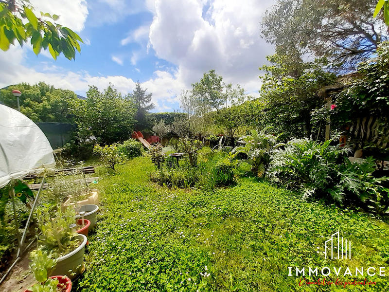 Maison - 350 m² - 16 pièces