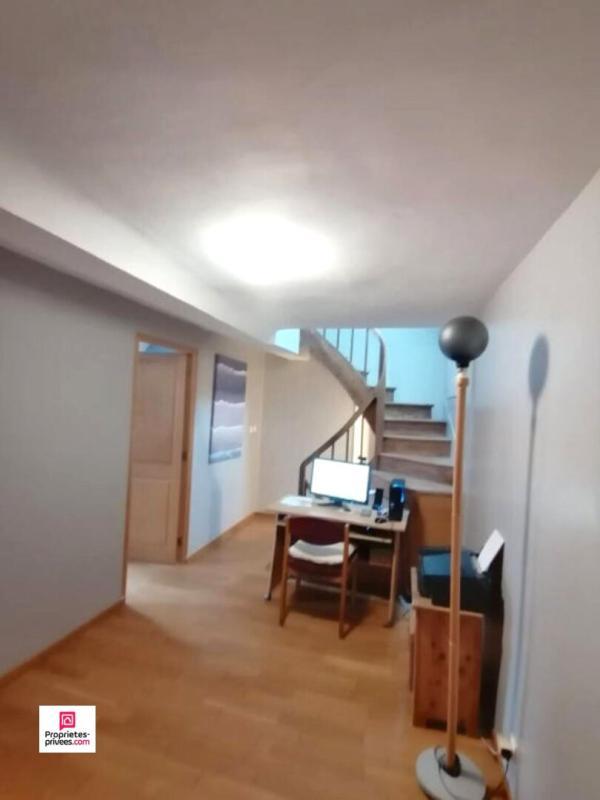 Maison - 220 m² - 6 pièces