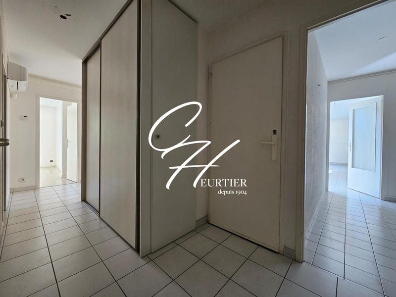 Appartement - 110 m² - 5 pièces