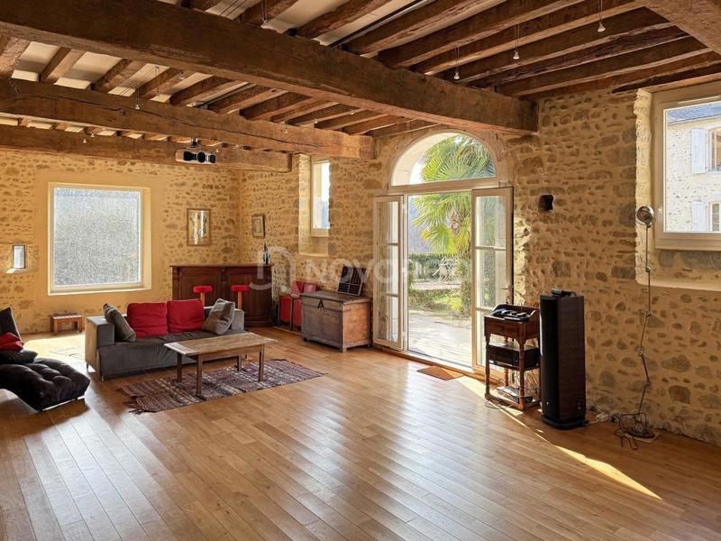 Propriété - 445 m² - 12 pièces