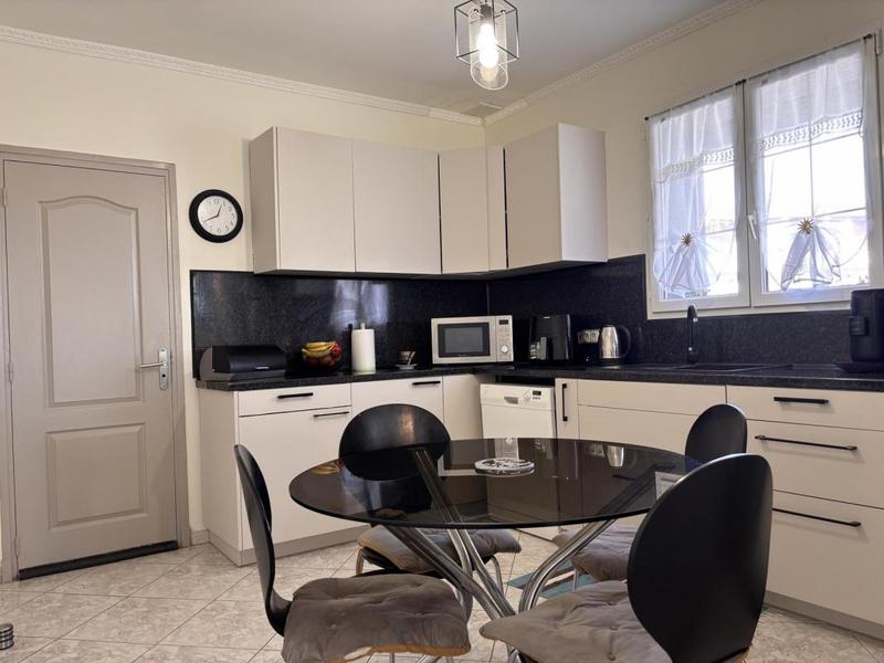 Maison - 140 m² - 5 pièces