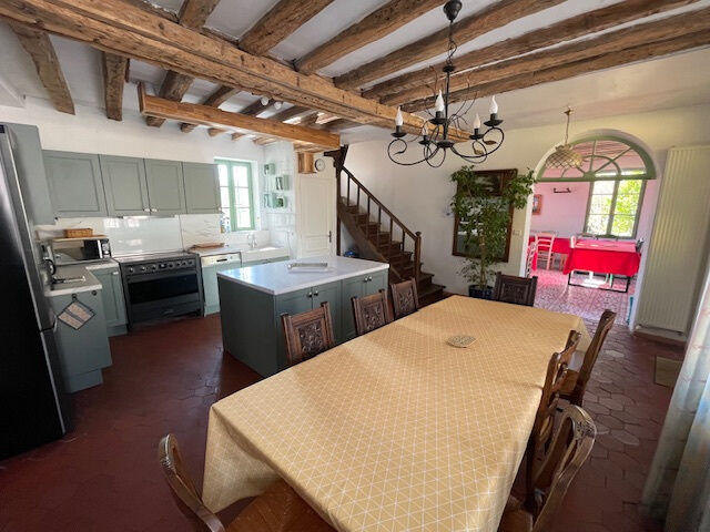 Maison - 407 m² - 16 pièces